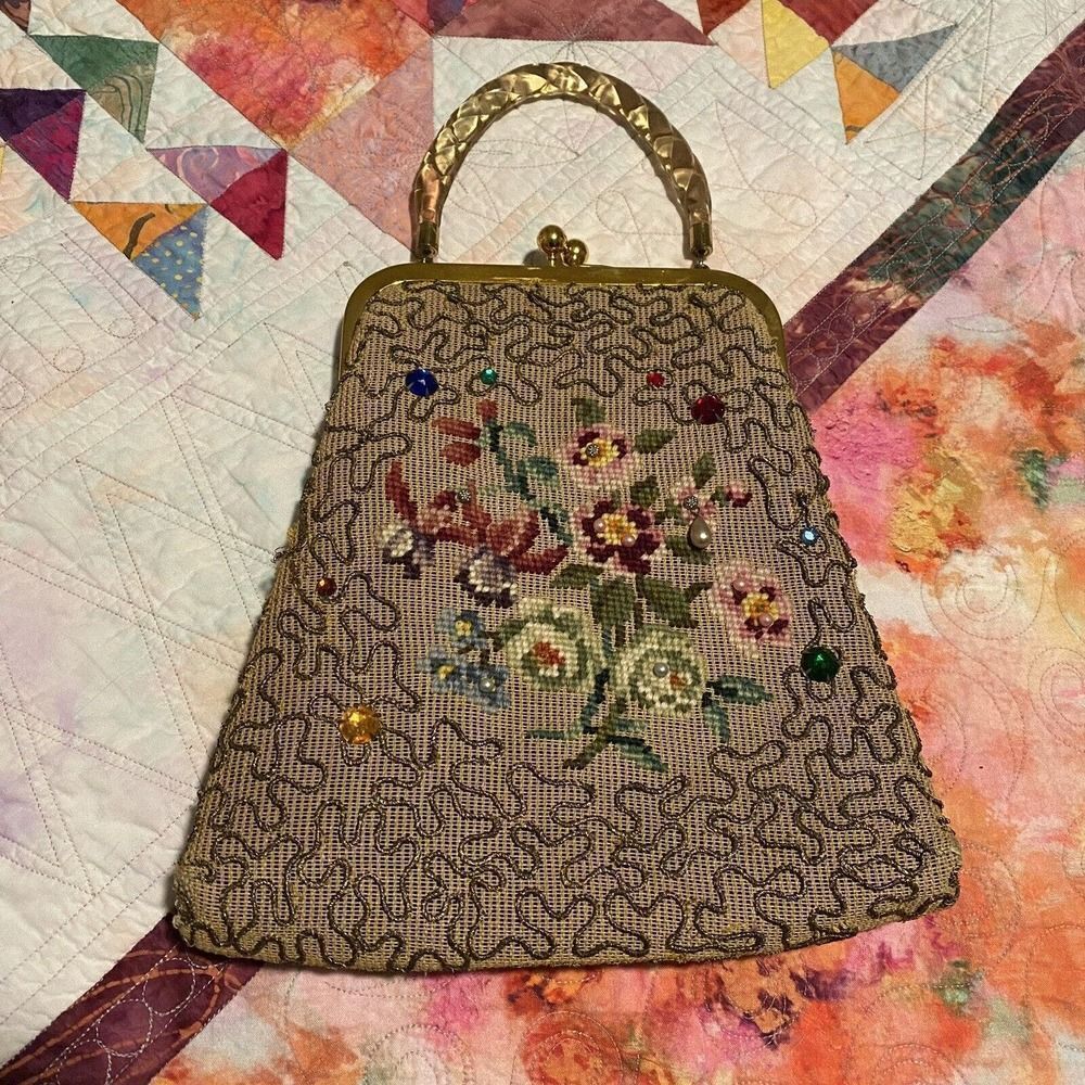 Vtg 50s 60s Needlepoint Tapestry Medium Carpet Hand Bag Floral Purse Lucite